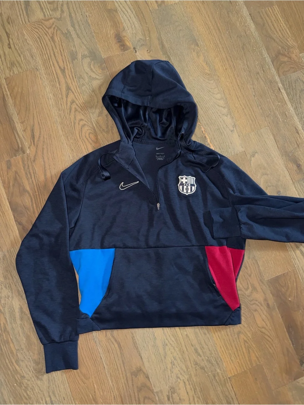 Nike Women's FCB Barcelona 2021 2022 Travel 1/4 Hooded Sweatshirt Size Medium M